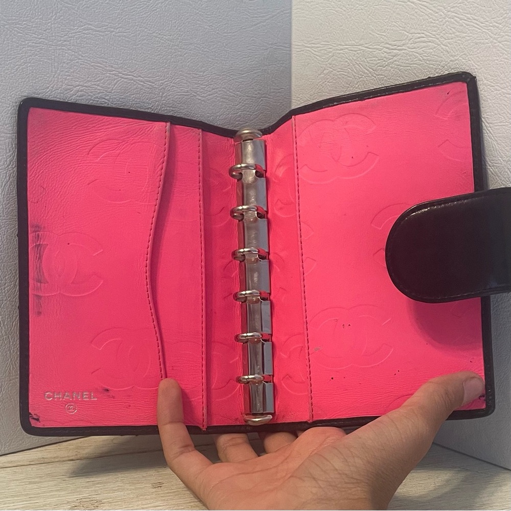 Chanel 2004-2005 CC Cambone Black Quilted Agenda with White CC Logo - Picture 4 of 5